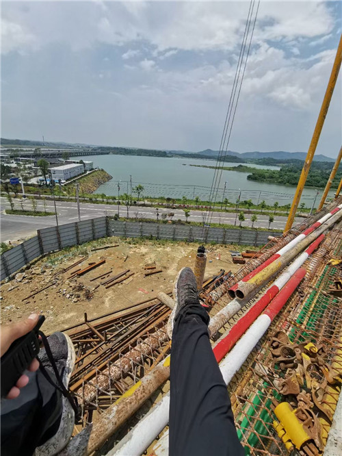 泰州市作业中发生设备损坏或人员意外，责任怎么划分？