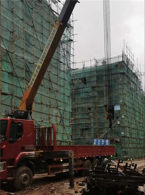 泰州市“慢工细活”—— 吊车的 “微动控制” 技术