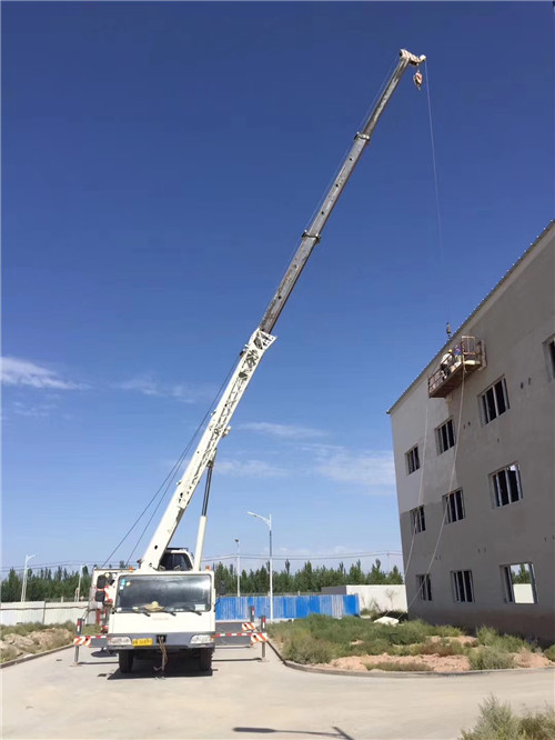 泰州市“轻装强干”—— 吊车的 “轻量化臂架” 技术