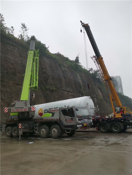泰州市“不怕风雨冻”—— 吊车的 “恶劣环境适应” 技术